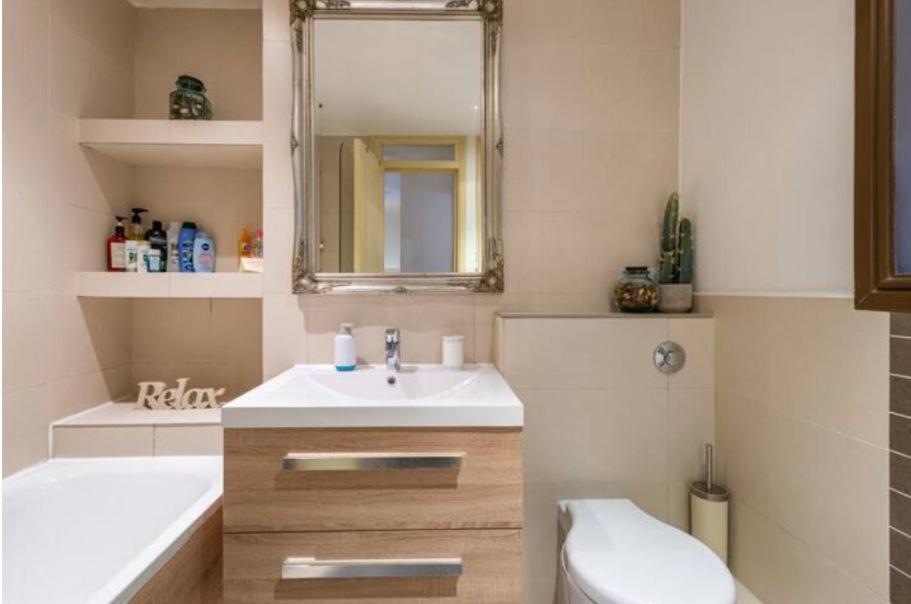 Super Beautiful Three Bedroom Appartamento Londra