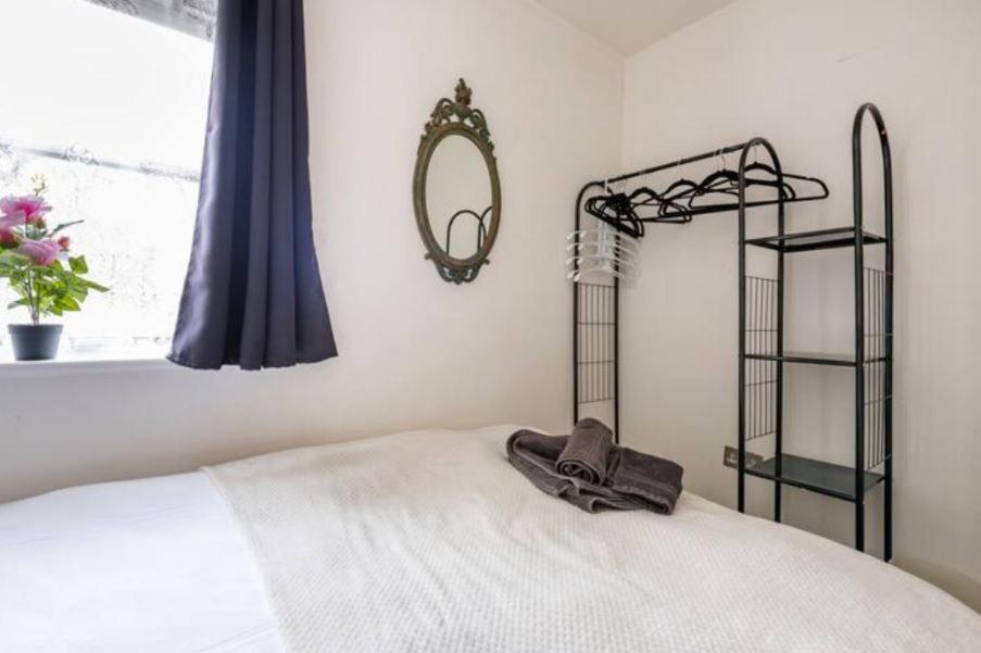Super Beautiful Three Bedroom Londra