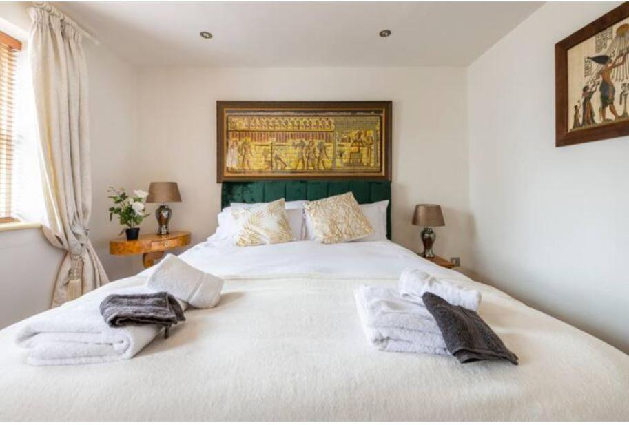 Super Beautiful Three Bedroom Appartamento