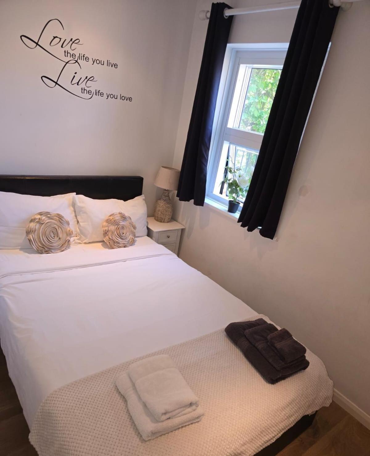 Super Beautiful Three Bedroom Appartamento *
